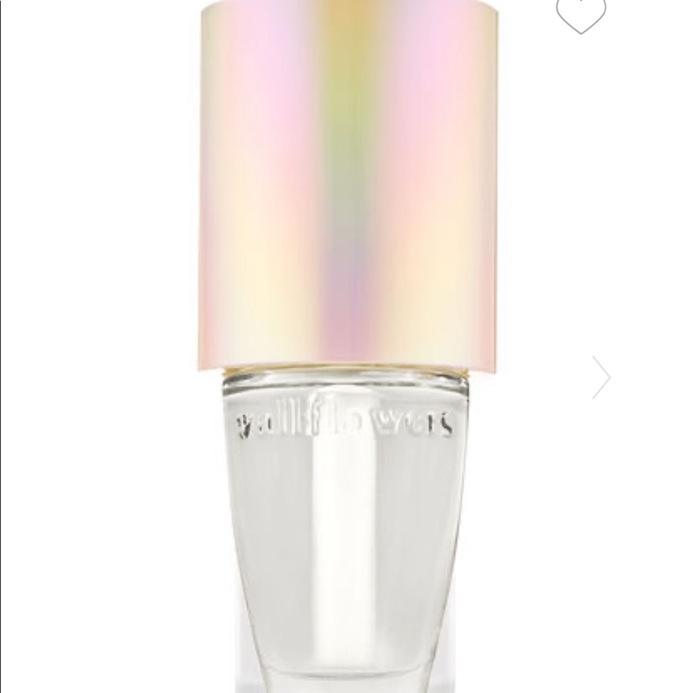 NWT Bath & Body Works Iridescent Wallflower,2 Oils